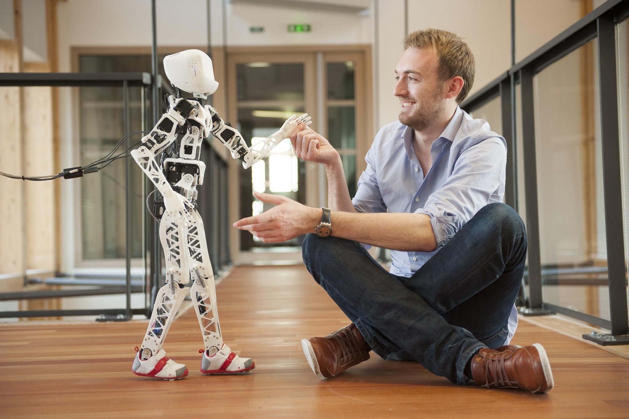 Poppy, the 3D printed open source robot | Sculpteo Blog