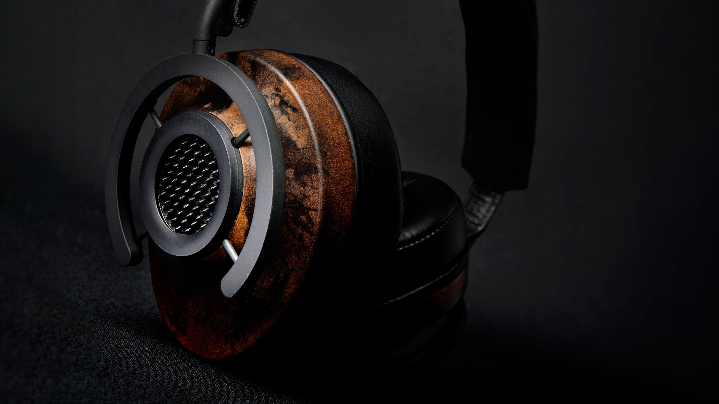 NightHawk the first headphones with mass produced 3D Printed