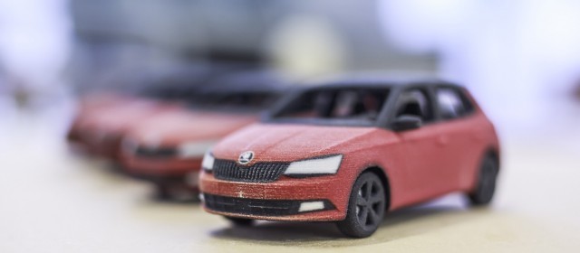 ŠKODA France 3D prints little Fabias!