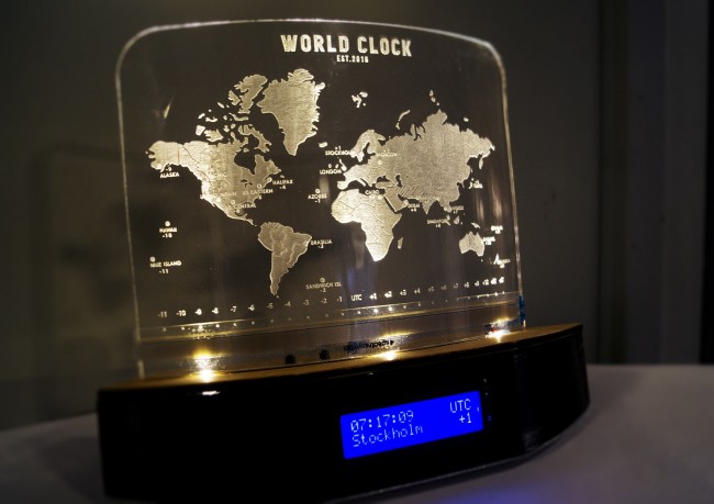 Article 3D printed world clock