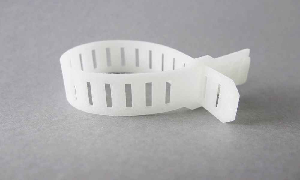 Plastique flexible pour l’impression 3D : Le PEBA est disponible chez Sculpteo