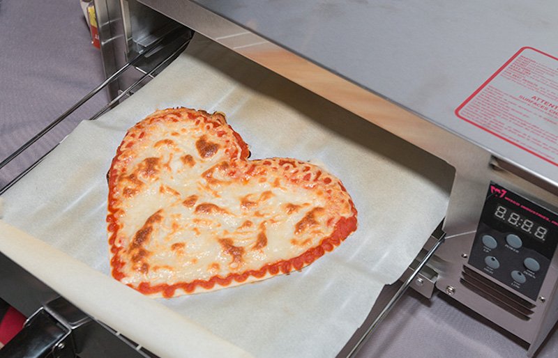 Source: http://www.businessinsider.fr/us/beehex-pizza-3d-printer-2017-3/