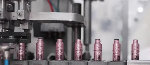 L’Oreal reduces production costs by 33% using MJF technology 3D printers.