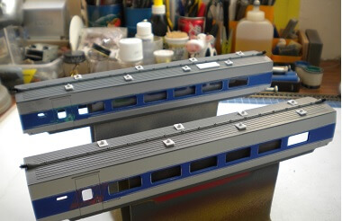 Pièces pour modélisme ferroviaire imprimées en 3D puis
finies à la main avec peinture