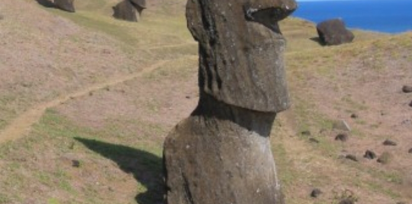 /media/picture/original/moai_iles-de-paques-337x450_size_833x413..jpg