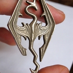 /media/picture/thumb/2012/03/08/oETu/elder-scrolls-v-skyrim-pendant-the-imperial-symbol-3_thumbnail_squared_small..JPG