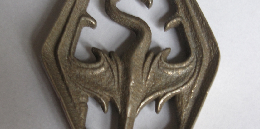 /media/picture/thumb/2012/03/08/oHqo/elder-scrolls-v-skyrim-pendant-the-imperial-symbol-1_size_833x413..JPG