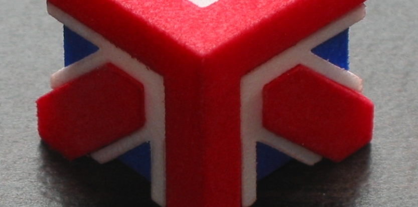 /media/picture/thumb/2013/02/03/VOVn/unionjackcube-assembled-1_size_833x413..JPG