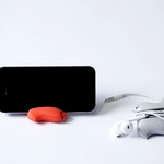 /media/picture/thumb/2013/12/02/QWvO/bsnug_stand_phone_and_earphones_thumbnail_squared_small..jpg