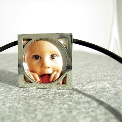 Wearable Gallery Picture Pendant - 3D for your 2D!