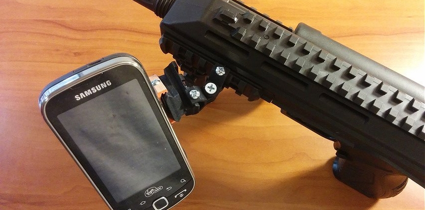 /media/picture/thumb/2015/03/18/kQSB/smartphone-on-carbine-conversion-small_size_833x413..jpg