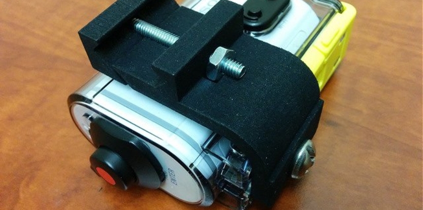 /media/picture/thumb/2015/03/31/eaUb/black-version-attached-to-spk-as2-on-button-side-back-small_size_833x413..jpg
