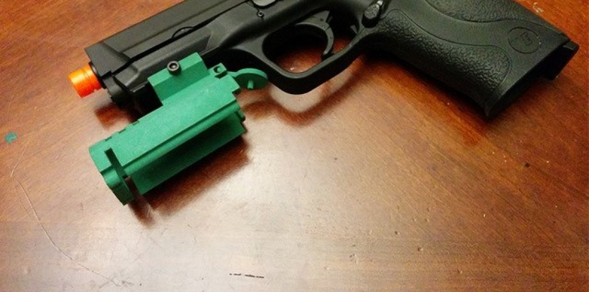 /media/picture/thumb/2015/06/13/alBX/full-length-green-version-mounted-on-pistol-small_size_833x413..jpg