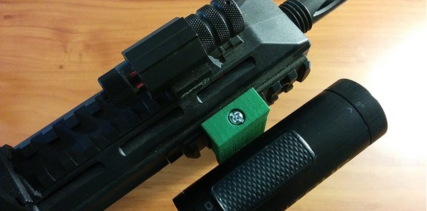 /media/picture/thumb/2015/06/15/HypJ/contour-mounted-to-carbine-conversion-top-view-small_size_833x413..jpg