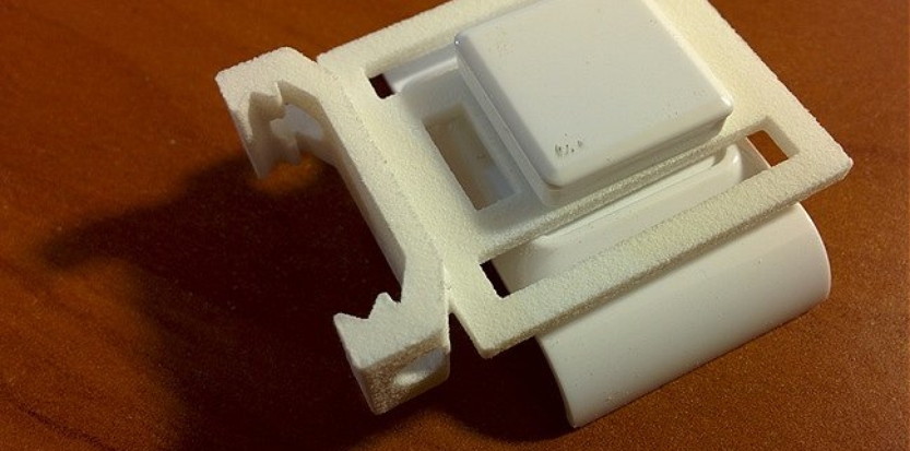 /media/picture/thumb/2015/12/25/RDBW/snapcam-light-magnetic-clip-back-small_size_833x413..jpg