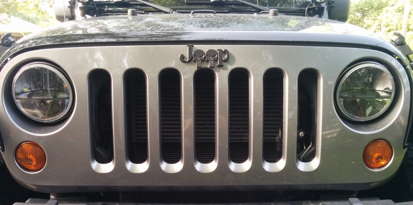 /media/picture/thumb/2016/02/07/OGCb/punisher-theme-emblem-for-jeeps-installed_size_833x413..jpg