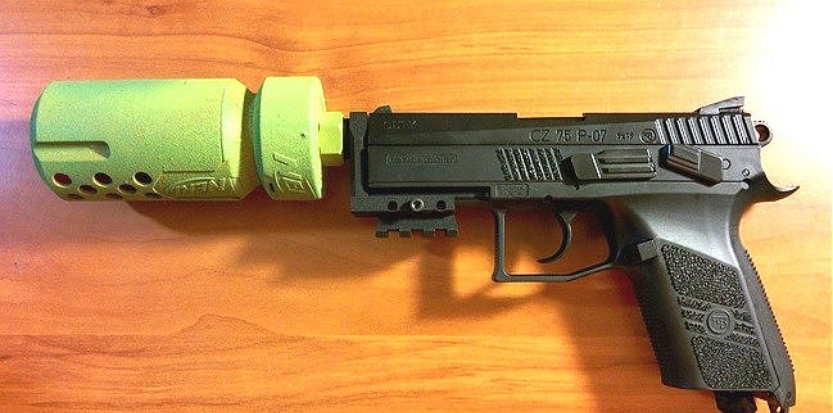 /media/picture/thumb/2017/01/19/VYxn/nerf-silencer-mounted-on-gun-small_size_833x413..jpg