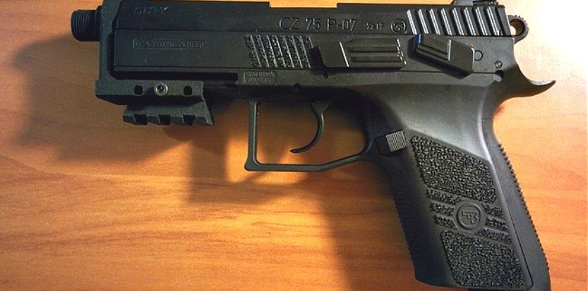 /media/picture/thumb/2017/01/19/VkDY/black-version-mounted-to-gun-small_size_833x413..jpg