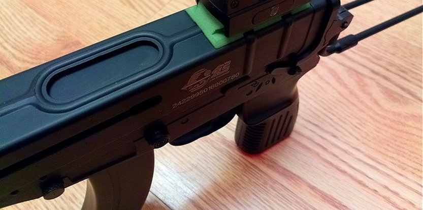 /media/picture/thumb/2017/11/07/JwWx/micro-red-dot-sight-on-vz61-close-up-small_size_833x413..jpg