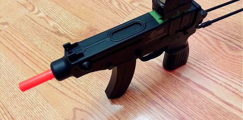 /media/picture/thumb/2017/11/07/YEGY/micro-red-dot-sight-on-vz61-top-view-small_size_833x413..jpg
