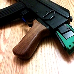 /media/picture/thumb/2018/04/08/LhCI/close-up-of-green-version-on-ak-47-small_size_410..jpg