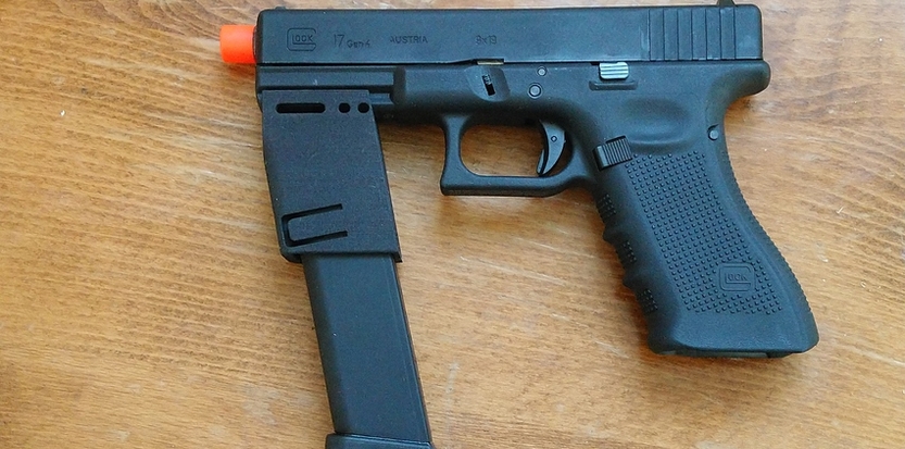 /media/picture/thumb/2018/07/26/Zwle/black-version-on-g17-with-mag-small_size_833x413..jpg