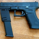 /media/picture/thumb/2018/07/26/Zwle/black-version-on-g17-with-mag-small_thumbnail_squared_small..jpg