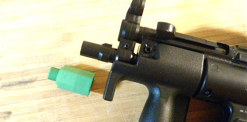 /media/picture/thumb/2018/09/27/jhYB/green-version-next-to-mp5k-muzzle-small_size_833x413..jpg