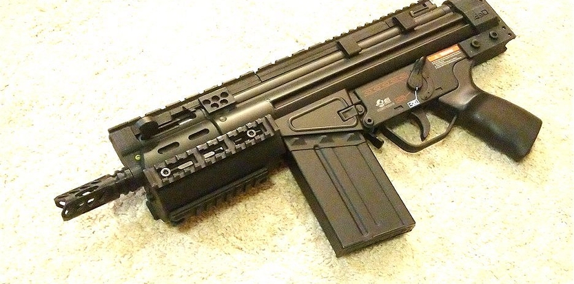 /media/picture/thumb/2018/10/28/nOBX/black-version-on-full-gun-front-quarter-view-small_size_833x413..jpg