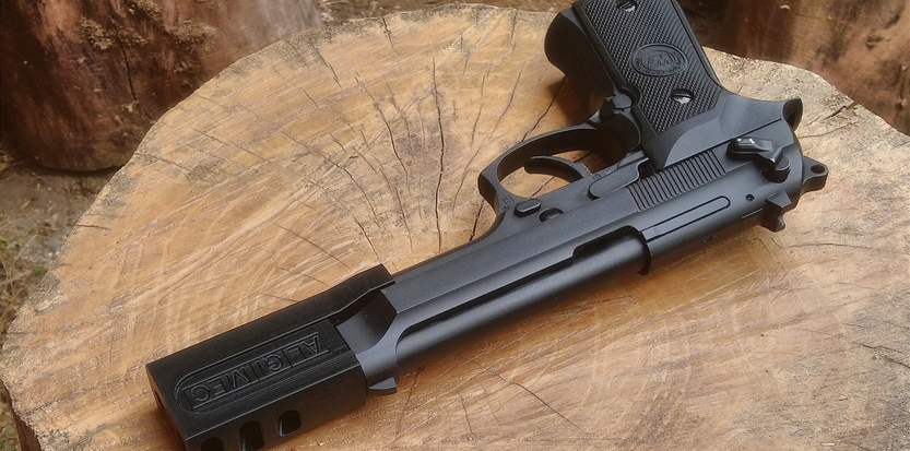 /media/picture/thumb/2019/07/24/bJxQ/black-version-on-m92-top-front-quarter-small_size_833x413..jpg