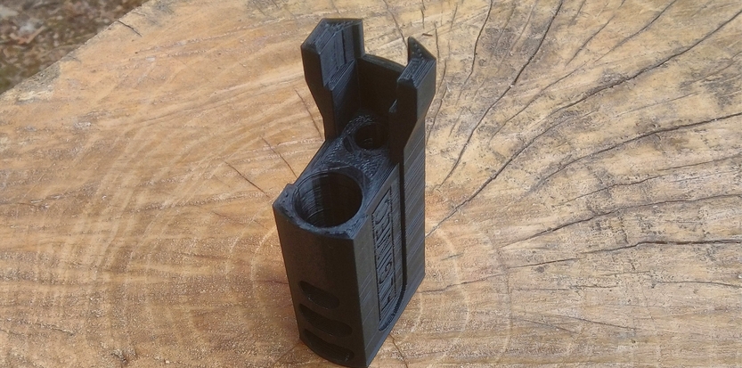 /media/picture/thumb/2019/07/24/gTGj/black-version-back-small_size_833x413..jpg