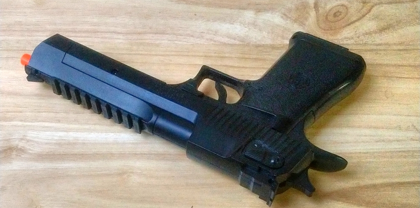 /media/picture/thumb/2019/12/08/WTBO/black-version-on-pistol-top-right-small_size_833x413..jpg