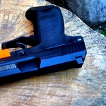 /media/picture/thumb/2020/01/05/QqXx/orange-version-on-usp-compact-top-quarter-right-side-small_thumbnail_squared_small..jpg