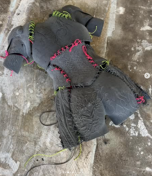 Rohan Mirza costume - Lacing system