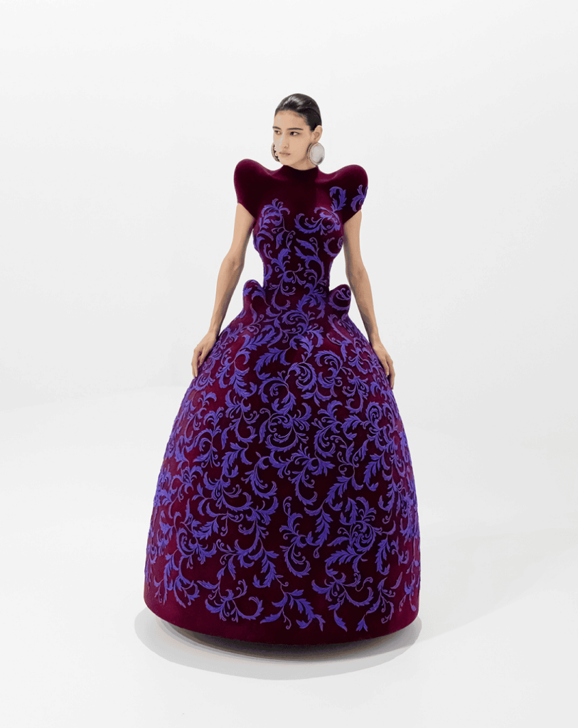 Haute couture components : The Jean Paul Gaultier Story